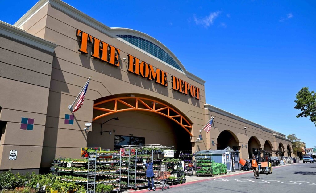 does-home-depot-hire-felons